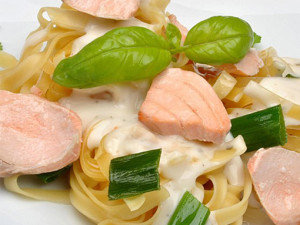 Receita para crianças - tagliatelle com salmão e molho béchamel
