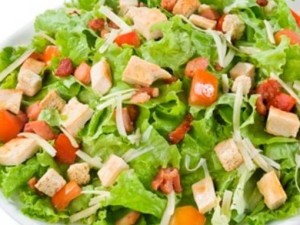 salada de frango e abacaxi